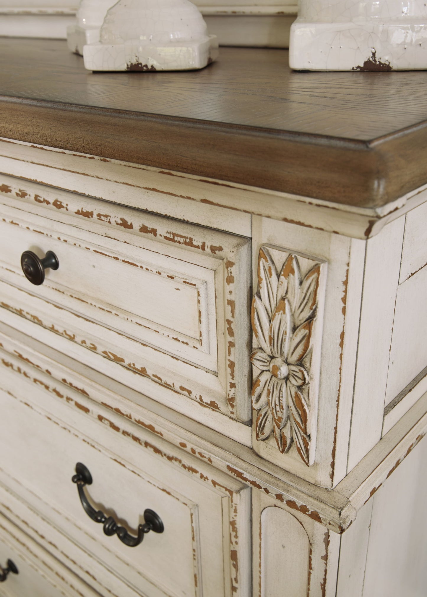Realyn - Dresser, Mirror